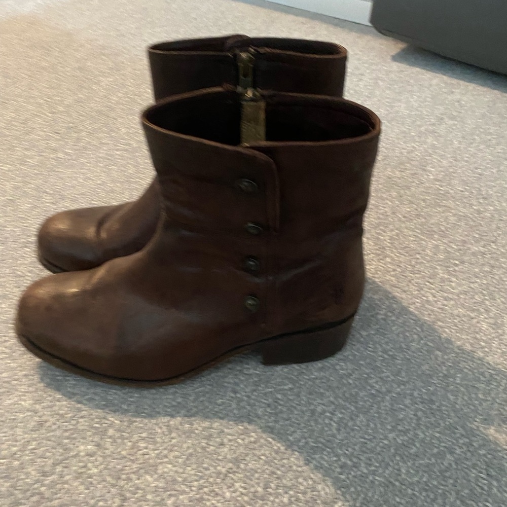 Frye cute booties!